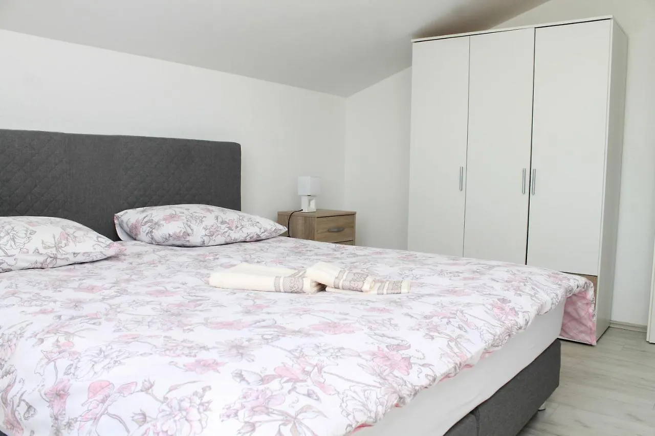 Radic Apartments Kastela Croatia