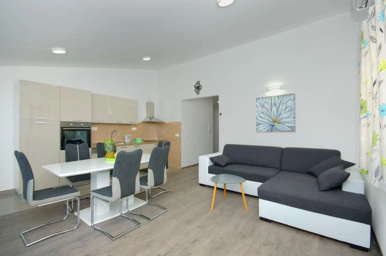 Radic Apartments Kastela Croatia