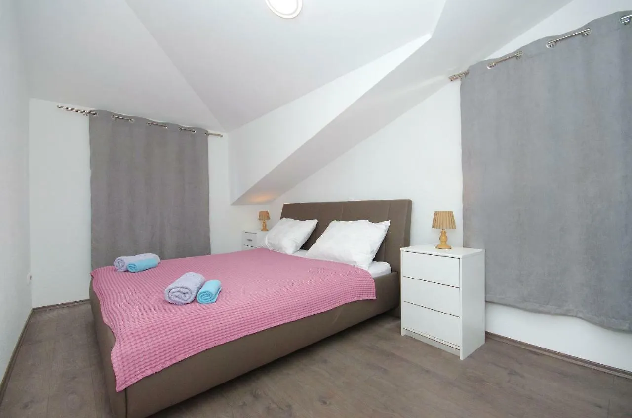 Radic Apartments Kastela 0*,  Croatia